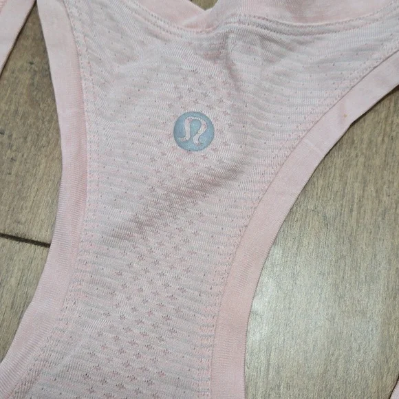 Lululemon Swiftly Tech Racerback - Picture 3 of 4